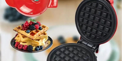 420W Mini Portable Electric Waffle Maker,  ideal for home breakfast, pancake & dessert baking（Red）