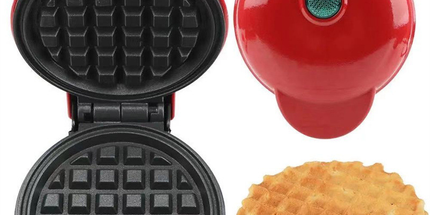 420W Mini Portable Electric Waffle Maker,  ideal for home breakfast, pancake & dessert baking（Red）