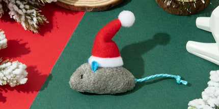 Catnip Toys Interactive Toy Christmas Hat Costume Plush Mouse Shaped Cat Toys for Cat Kitten Indoor B