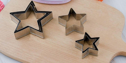 6 Pieces Star Cookie Cutters Set - Stainless Steel Five-Pointed Shaped Cutter, Biscuit Molds, Fondant Cake Cheese Pastry Mold Bakeware Tools Christmas Gifts (Assorted Sizes)