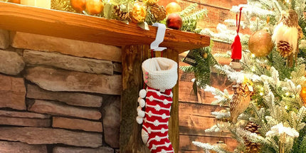 Christmas Stocking Holders for Mantel Set of 4, No-Slip Christmas Stocking Clips Stocking Hanger Hooks For Christmas Decorations, Lightweight Stocking Holders Clip For Fireplace Counter Window (White)
