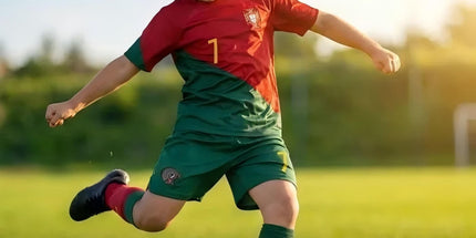 Kids Unisex Soccer Uniform 3‑Piece Set, Short Sleeve Football Jersey Shorts Socks for 110‑120 Centimeters Height Children