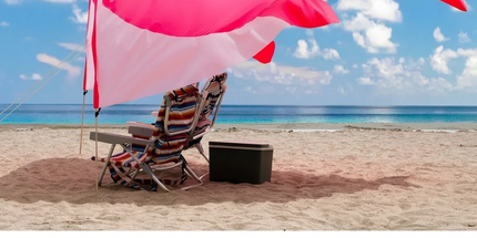 Whale-Shaped Beach Wind Shelter – Ultra-Light 1 kg Portable Sun Shade Tent, Spacious for 2-3 People, Quick Setup Open Design for Seaside Relaxation and Family Outings (Pink)