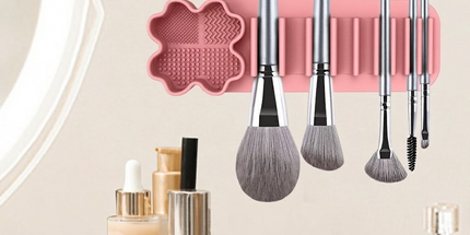 Multi-Functional Silicone Makeup Brush Holder and Cleaning Pad That Sticks to Mirrors, Tiles, and Smooth Surfaces for Quick Washing, Organized Storage, and No-Mess Drip-Drying Beauty Tools (Black)