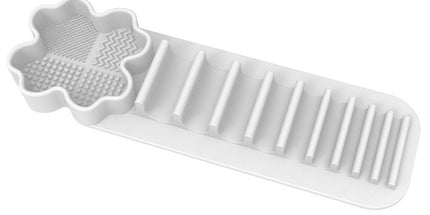 Multi-Functional Silicone Makeup Brush Holder and Cleaning Pad That Sticks to Mirrors, Tiles, and Smooth Surfaces for Quick Washing, Organized Storage, and No-Mess Drip-Drying Beauty Tools (Blue)
