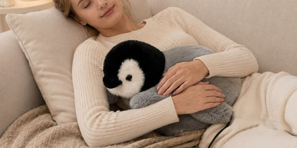 Keep cozy and warm with this adorable penguin-shaped heated plush toy, perfect for relaxing at home, reading, or as a thoughtful gift for any occasion.