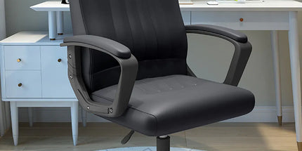 Swivel Office Chair Adjustable Height Padded Seat Computer Chair With Wheels