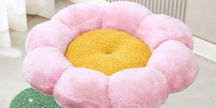 Floral Cat Tree with Cozy Hideaway and Scratching Posts (50x38x90 cm)