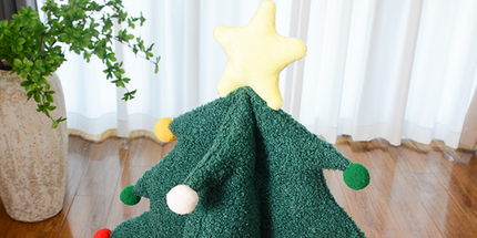 Festive Christmas Tree Cat Scratcher & Condo | 2-in-1 Sisal Post with Cozy Hideaway Bed