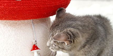 Red Mushroom Cat Tree with Sisal Scratching Post - Large Vertical Cat Climber, Durable Scratch-Resistant Design with Hanging Toys, Stylish Home Decor for Indoor Cats(340mm*280mm)